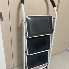 踏み台、脚立チェア　ニトリ(引渡し者確定)の画像