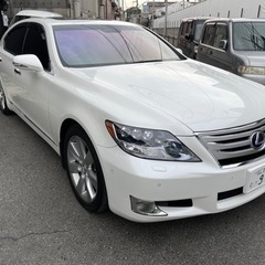 LS600h⭐️中期になります⭐️綺麗な車両です！の画像
