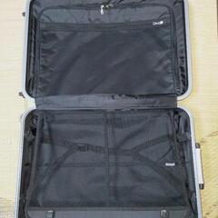 【無料】 大型キャリーバッグ 鍵なしの画像