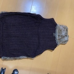 フェイクファーベストの画像