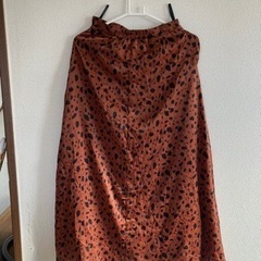 【うしろゴム】ヒョウ柄スカートの画像