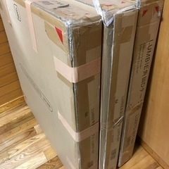 ダイニングテーブル未使用品(2人掛け用)の画像