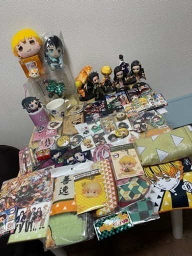 鬼滅の刃　フィギア　キーホルダー　缶バッジなど