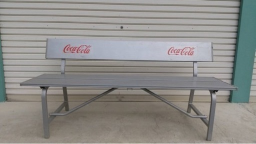 コカコーラ　ベンチ