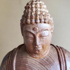 木彫りの観音菩薩象の画像