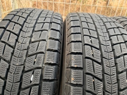 ダンロップスタッドレス215/65R16 バリ山4本【お取引中】
