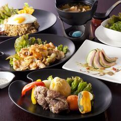 日払い可！18時～21時（22時）までカフェ（6席）ホールと客室（13室）夕食のお手伝いの画像