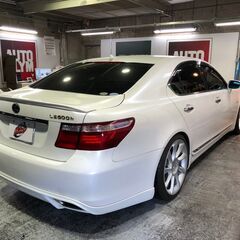 自社ローン★保証人不要★全国対応★レクサスLS600h★パール★黒革シート★サンルーフ★純正ナビ・ＴＶ・バックカメラ・ＥＴＣ★車検R6/1★の画像