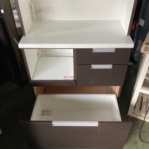 ● 大型カップボード、キッチン収納、ニトリ