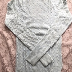 UNIQLO カシミアブレンド　ケーブル編みセーター3枚の画像
