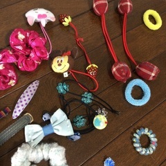 【取引中】カチューシャ　ヘアゴム　ピン留め　シュシュ　子供用　ミッキー　マリーちゃんの画像