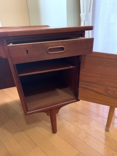 （格安美品）北欧 デンマーク製　Svend Aage Madsen（スヴェンド アジ マドセン）デザイン　両袖デスク　アンティーク 家具