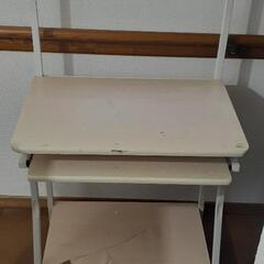 引取者決定！パソコンデスク　子供机にもの画像