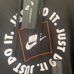 新品タグ付き　メンズ　NIKE  パーカーの画像
