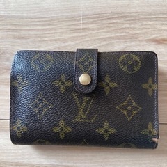 ルイヴィトン二つ折り財布