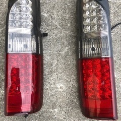 ハイエース200系　左右　テールランプ　社外品　ジャンク