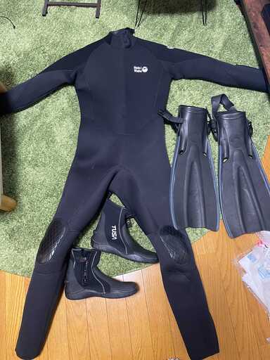【1/31迄、使用回数1回】セットで5000円ウェットスーツ/フィン/マリンシューズ
