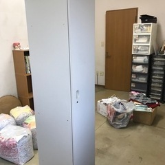 ★オカムラのスチールロッカー・鍵付き・お引き取りにお見えいただける方にお譲り致します。の画像