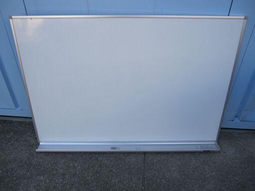 壁掛けホワイトボード　コクヨ製　FB-23Wc