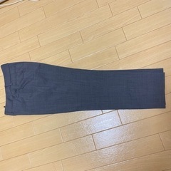 就活スーツ／パンツスーツ／グレーの画像