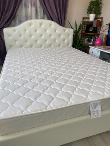 ダブルベッド(姫様ベッド)