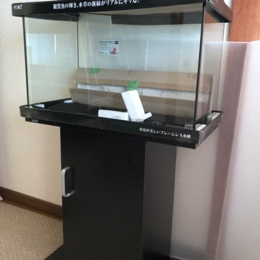 お取引き決定GEXフレームレス60センチ水槽・水槽台セット