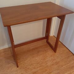 デスク  折りたたみテーブル  状態良好の画像