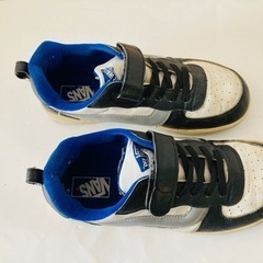 Vansキッズスニーカー22センチの画像
