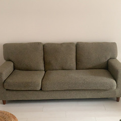 大きなソファの画像