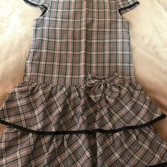 美品、女の子用ワンピース130センチ