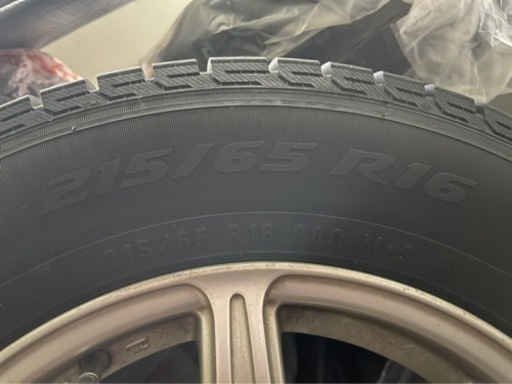 スタッドレスタイヤ 215\65R16 4本セット【お取引先決定】