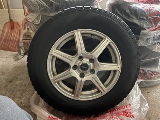 スタッドレスタイヤ 215\65R16 4本セット【お取引先決定】