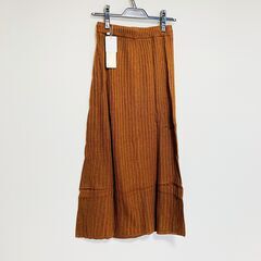 【新品】産後も使えるマタニティ 犬印 巻きスカート風ロングスカート リブニット 茶色 Mの画像
