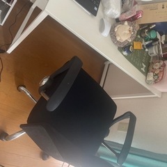 机と椅子