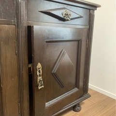 アンティーク家具　キャビネットの画像