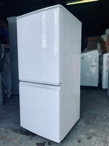 札幌市内配送無料 美品 17年製 シャープ 137L 2ドア冷凍冷蔵庫 SJ-D14C-W