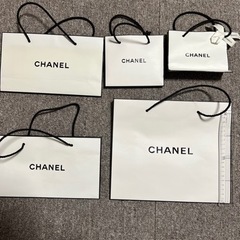 シャネル 箱 ショッピングバッグの画像