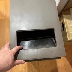 ゴミ箱二つあげますの画像