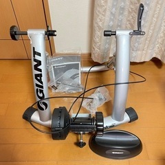 【他サイト先約あり】GIANT ジャイアント サイクルトレーナー...