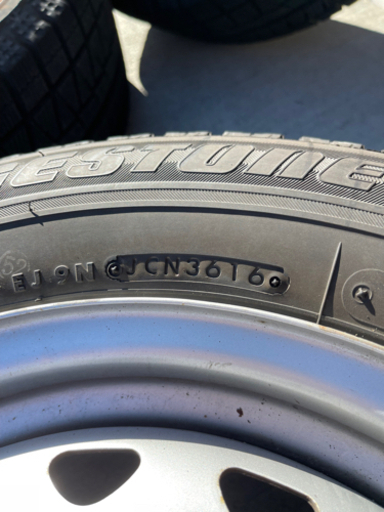 ほぼ新品 バリ山 スタッドレス レボGZ 195/65R15 ブリヂストン