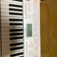 お譲り先決まりました。電子ピアノ　光ナビゲーションの画像