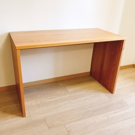 無印良品のオーク材の机