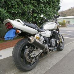 ヤマハ　XJR1200(平成9年式)　車検付き(令和5年7月まで)　社外マフラー　LEDヘッドライト　タイヤ前後バリ山　名義変更後引き渡しのみの画像
