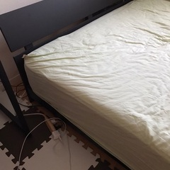 ダブルベッド差し上げます