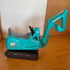 ショベルカー（ヘルメット付き）