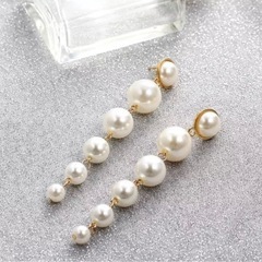 6連パール 大小 ロングピアス ゴールド
