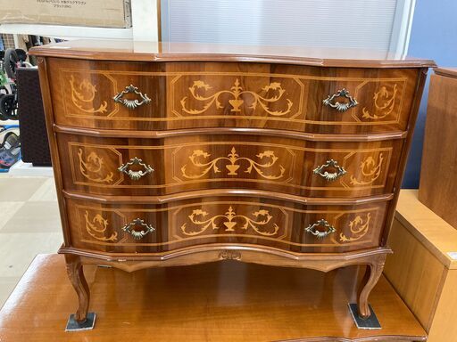 ３段チェスト　TAROCCO社製　象嵌　ﾌﾞﾗｳﾝ　ｱﾝﾃｨｰｸ調輸入家具