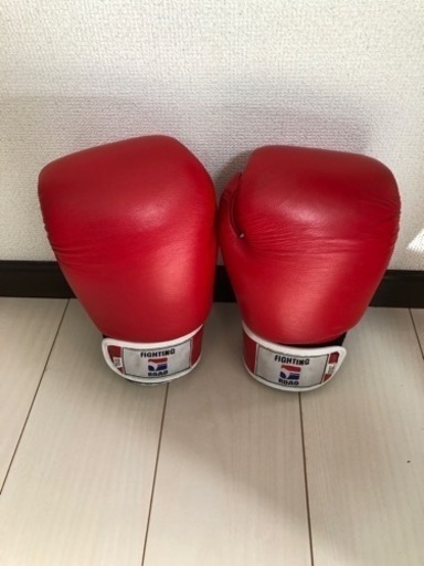 サンドバッグ、グローブ、ヘッドギア