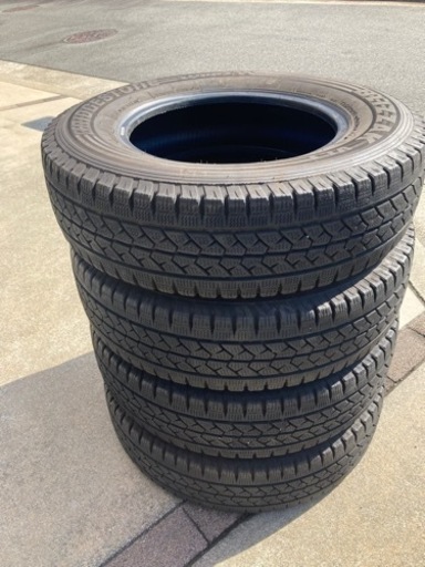 195/80R15 スタッドレスタイヤ