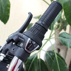 自転車✨スポーツタイプ✨22インチ✨白✨タケダ✨GRASER GGS✨変速ギア6段階✨男の子向け✨中古品【こちらは店舗です。浜村鹿野温泉ICから3分 買取本舗 宮本リサイクル 営業時間９～１９時 定休日水曜のみ←連絡できませんm(_ _)m】G161の画像